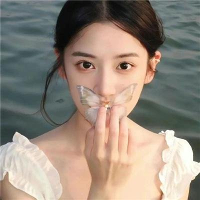 衣橱里的她1